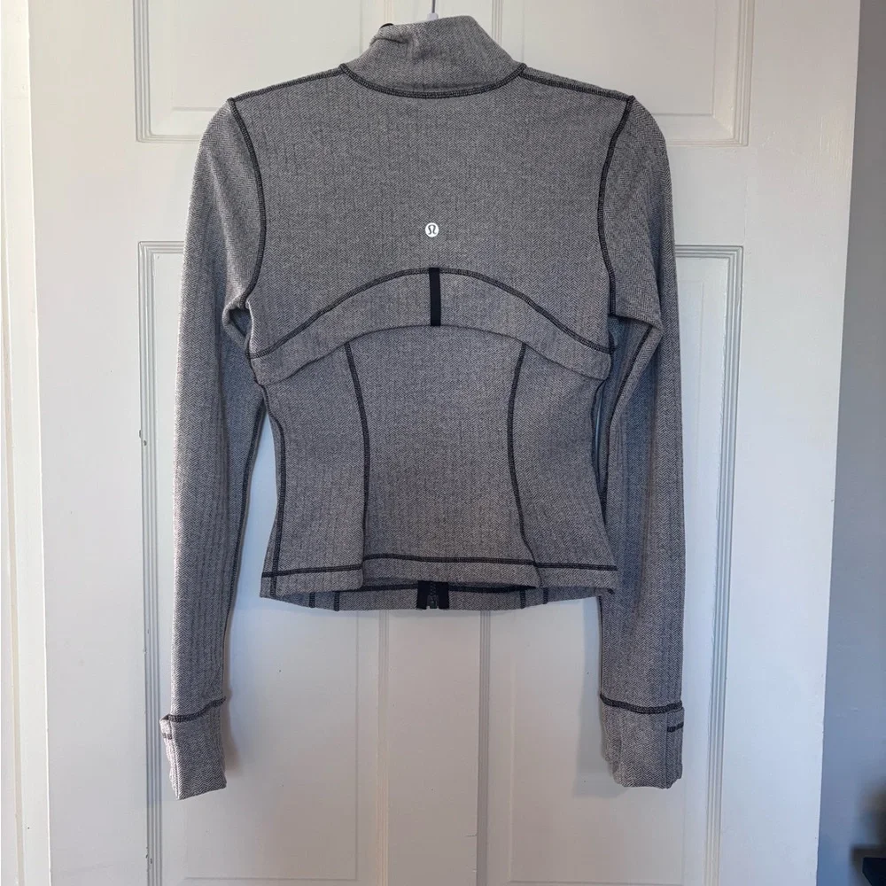 Defined Cropped Jacket - Picture 2 of 5